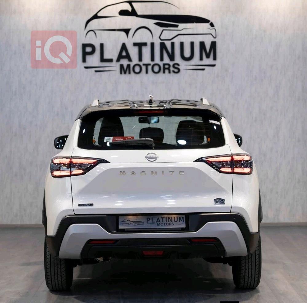 نيسان ماغنيت